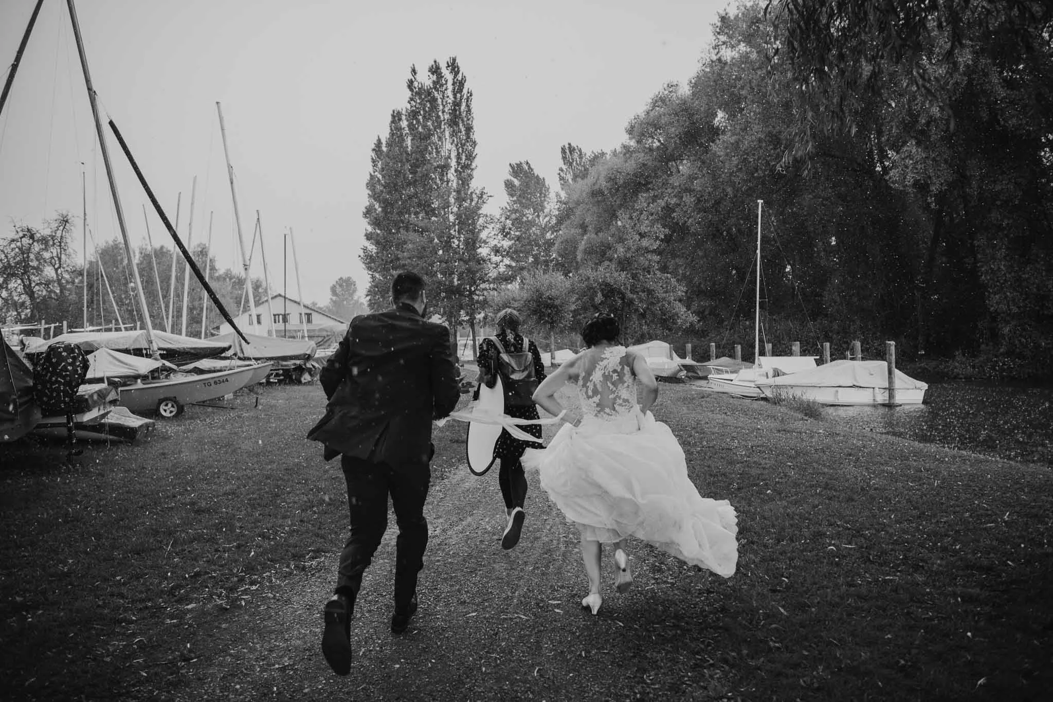 Hochzeit_Wdding_Schaffhausen_Fotograf-12 real wedding day, stürmisches Wetter, Hochzeitsfotografie